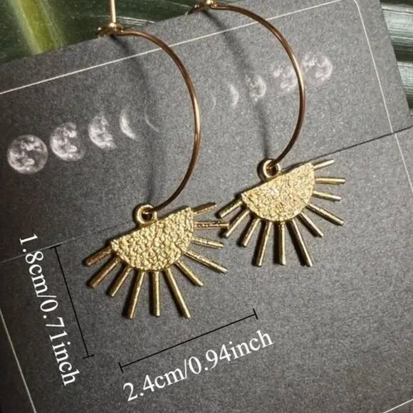 Gold tone sunburst dangle hoop earrings - Picture 2 of 3